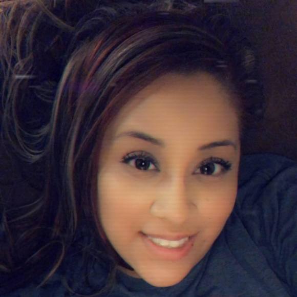 Meet your Posher, Monica - Picture 1 of 1